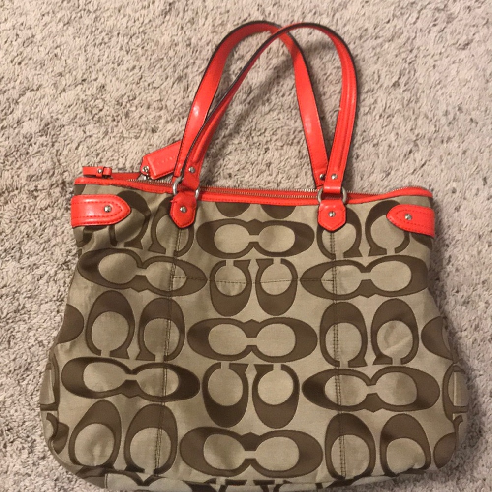 Large Coach Bag - Picture 2 of 8